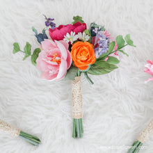 โหลดรูปภาพลงในเครื่องมือใช้ดูของ Gallery ช่อดอกไม้ประดิษฐ์สำหรับเพื่อนเจ้าสาว Mini Flower Bouquet - Tresurous
