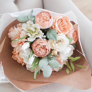 ช่อดอกไม้แสดงความยินดี ดอกไม้แสดงความยินดี - Delicate Congratulations Bouquet