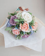 โหลดรูปภาพลงในเครื่องมือใช้ดูของ Gallery ช่อดอกไม้แสดงความยินดี ดอกไม้ประดิษฐ์ โทนสีม่วงเขียว- Last Kiss Congratulations Bouquet

