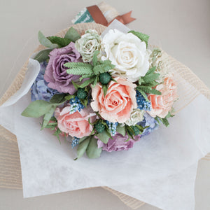 ช่อดอกไม้แสดงความยินดี ดอกไม้แสดงความยินดี - Last Kiss Congratulations Bouquet