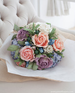 ช่อดอกไม้แสดงความยินดี ดอกไม้ประดิษฐ์ โทนสีม่วงเขียว- Last Kiss Congratulations Bouquet
