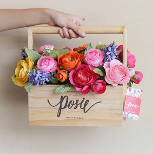 กระเช้าดอกไม้ประดิษฐ์ ดอกไม้แสดงความยินดี Vintage Flower Hamper - Colorful
