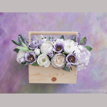 โหลดรูปภาพลงในเครื่องมือใช้ดูของ Gallery กระเช้าดอกไม้ประดิษฐ์ ดอกไม้แสดงความยินดี Vintage Flower Hamper - Sweet Rapunzel
