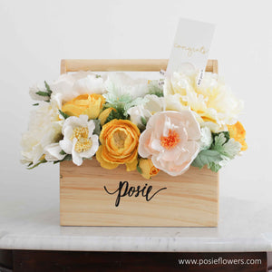 กระเช้าดอกไม้ประดิษฐ์ ดอกไม้แสดงความยินดี Vintage Flower Hamper - After Glow