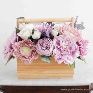 กระเช้าดอกไม้ประดิษฐ์ ดอกไม้แสดงความยินดี Vintage Flower Hamper - Lover