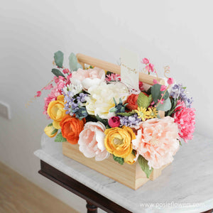 กระเช้าดอกไม้ประดิษฐ์ ดอกไม้แสดงความยินดี Vintage Flower Hamper - Tresurous