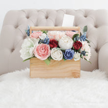โหลดรูปภาพลงในเครื่องมือใช้ดูของ Gallery กระเช้าดอกไม้ประดิษฐ์ ดอกไม้แสดงความยินดี Vintage Flower Hamper - The Best Day
