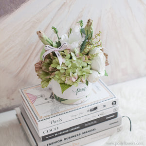 กล่องดอกไม้ของขวัญ ดอกไม้แสดงความยินดี Aromatic Gift Box - Wild Green