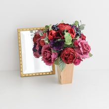 โหลดรูปภาพลงในเครื่องมือใช้ดูของ Gallery สินค้าสั่งทำพิเศษสำหรับองค์กร ของขวัญลูกค้า - แจกันดอกไม้ประดิษฐ์ทรงสูง

