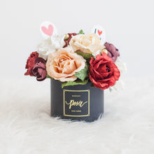 โหลดรูปภาพลงในเครื่องมือใช้ดูของ Gallery กระปุกดอกไม้น้ำหอมของขวัญวันวาเลนไทน์ Aromatic Gift Box - Red Currant
