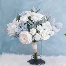 โหลดรูปภาพลงในเครื่องมือใช้ดูของ Gallery ช่อเจ้าสาวดอกไม้ประดิษฐ์ Medium Bridal Bouquet - Winter Knights
