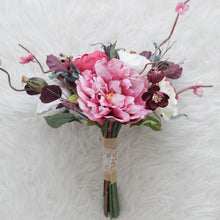 โหลดรูปภาพลงในเครื่องมือใช้ดูของ Gallery ช่อเจ้าสาวดอกไม้ประดิษฐ์ Medium Bridal Bouquet - Maleficent
