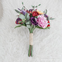 โหลดรูปภาพลงในเครื่องมือใช้ดูของ Gallery ช่อเจ้าสาวดอกไม้ประดิษฐ์ Medium Bridal Bouquet - Last Kiss
