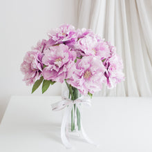 โหลดรูปภาพลงในเครื่องมือใช้ดูของ Gallery เซ็ตดอกไม้ประดับตกแต่งพร้อมแจกัน ดอกพีโอนี่บาน - Purple Peony Bloom Marseille Vase
