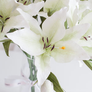เซ็ตดอกไม้ประดับตกแต่งพร้อมแจกัน ดอกลิลลี่ - White Lily Marseille Vase