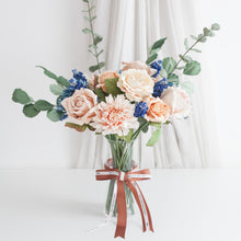 โหลดรูปภาพลงในเครื่องมือใช้ดูของ Gallery ดอกไม้แต่งบ้าน แจกันดอกไม้ประดิษฐ์ โทนสีน้ำเงินพีช - Light Peach &amp; Navy Blue Marseille Vase
