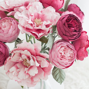 ดอกไม้แต่งบ้าน แจกันดอกไม้ประดิษฐ์ ดอกพีโอนี่โทนสีเบอร์กันดี - Mix Burgundy Peony Marseille Vase