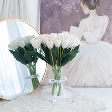 โหลดรูปภาพลงในเครื่องมือใช้ดูของ Gallery ดอกไม้แต่งบ้าน แจกันดอกไม้ประดิษฐ์ ดอกทิวลิปสีขาว - White Tulip Marseille Vase

