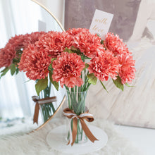 โหลดรูปภาพลงในเครื่องมือใช้ดูของ Gallery ดอกไม้แต่งบ้าน แจกันดอกไม้ประดิษฐ์ ดอกดาเลีย - Pomegranate Dahlia Marseille Vase
