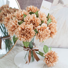 โหลดรูปภาพลงในเครื่องมือใช้ดูของ Gallery ดอกไม้แต่งบ้าน แจกันดอกไม้ประดิษฐ์ ดอกดาเลีย - Brown Dahlia Spring Marseille Vase

