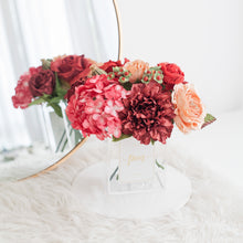 โหลดรูปภาพลงในเครื่องมือใช้ดูของ Gallery แจกันดอกไม้ประดิษฐ์ กล่องดอกไม้ตกแต่งบ้าน - Prosperous Red Paris Vase
