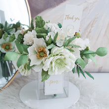โหลดรูปภาพลงในเครื่องมือใช้ดูของ Gallery แจกันดอกไม้ประดิษฐ์ กล่องดอกไม้ตกแต่งบ้าน - White and Wild Green Paris Vase
