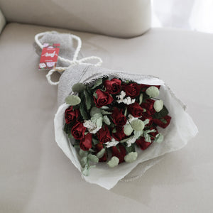 ช่อดอกไม้ประดิษฐ์วาเลนไทน์ ช่อดอกไม้แสดงความยินดี Valentines Bouquet - Scarlet
