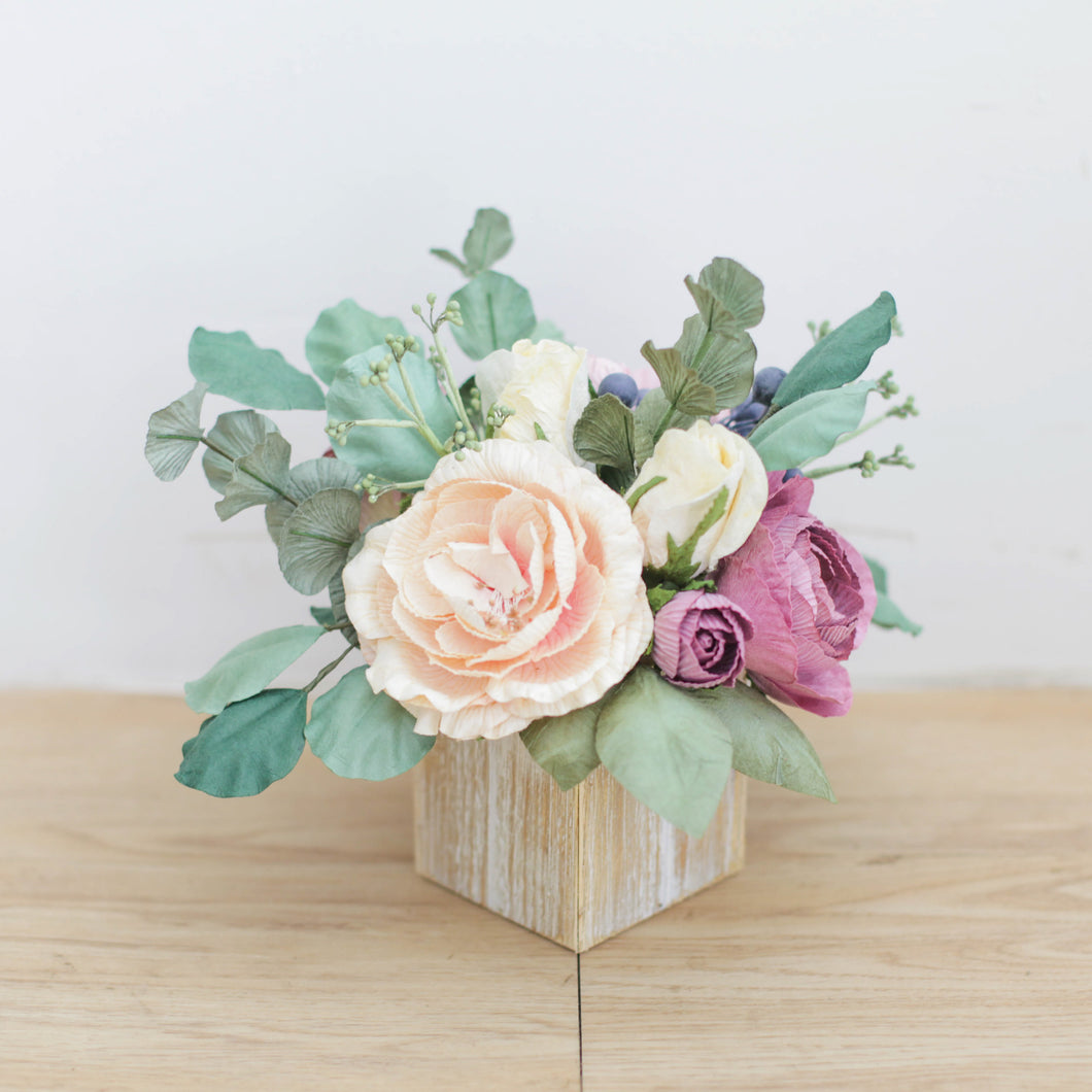 กระปุกไม้สไตล์วินเทจตกแต่งดอกไม้ประดิษฐ์ Vintage Wooden Flower Pot - Lavender with Vanilla Rose