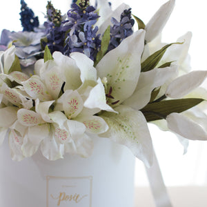 กล่องดอกไม้แสดงความยินดีขนาดใหญ่ Wonder Gift Box - Violet Lily