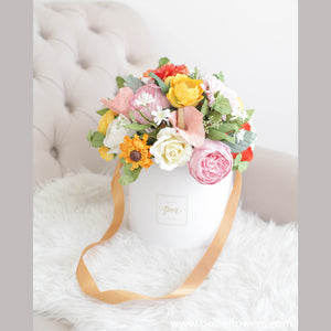 กล่องดอกไม้แสดงความยินดีขนาดใหญ่ Wonder Gift Box - Lively Peony & Roses