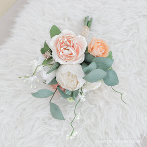 ช่อดอกไม้ประดิษฐ์สำหรับเพื่อนเจ้าสาว Mini Flower Bouquet - Delicate
