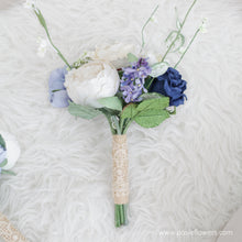 โหลดรูปภาพลงในเครื่องมือใช้ดูของ Gallery ช่อดอกไม้ประดิษฐ์สำหรับเพื่อนเจ้าสาว Mini Flower Bouquet - Starlight
