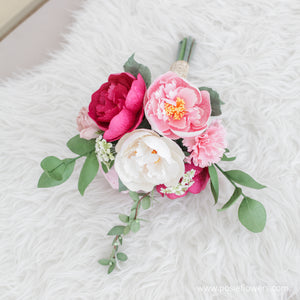 ช่อดอกไม้ประดิษฐ์สำหรับเพื่อนเจ้าสาว Mini Flower Bouquet - Fearless