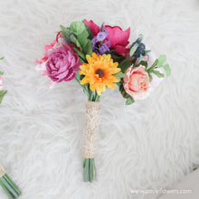 โหลดรูปภาพลงในเครื่องมือใช้ดูของ Gallery ช่อดอกไม้ประดิษฐ์สำหรับเพื่อนเจ้าสาว Mini Flower Bouquet - Tresurous
