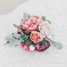 โหลดรูปภาพลงในเครื่องมือใช้ดูของ Gallery ช่อดอกไม้ประดิษฐ์สำหรับเพื่อนเจ้าสาว Mini Flower Bouquet - The Best Day
