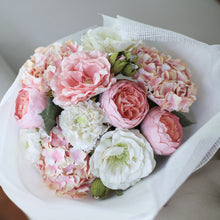 โหลดรูปภาพลงในเครื่องมือใช้ดูของ Gallery ช่อดอกไม้ประดิษฐ์แสดงความยินดี Congratulations Flower Bouquet - Sweet Pink
