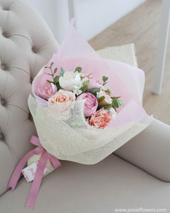 ช่อดอกไม้แสดงความยินดี ดอกไม้ประดิษฐ์ โทนสีชมพูพีช - Our Song Congratulations Bouquet
