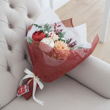 โหลดรูปภาพลงในเครื่องมือใช้ดูของ Gallery ช่อดอกไม้แสดงความยินดี ดอกไม้แสดงความยินดี - Red Rustic Congratulations Bouquet
