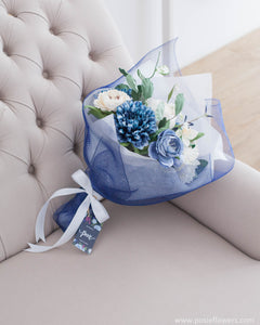 ช่อดอกไม้แสดงความยินดี ดอกไม้ประดิษฐ์ โทนสีน้ำเงินขาว - Starlight Congratulations Bouquet