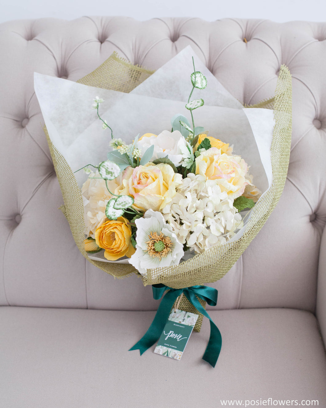 ช่อดอกไม้แสดงความยินดี ดอกไม้ประดิษฐ์ โทนสีเหลือง - After Glow Congratulations Bouquet