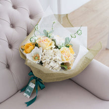 โหลดรูปภาพลงในเครื่องมือใช้ดูของ Gallery ช่อดอกไม้แสดงความยินดี ดอกไม้แสดงความยินดี - After Glow Congratulations Bouquet
