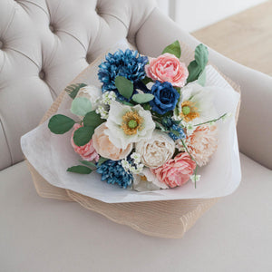 ช่อดอกไม้แสดงความยินดี ดอกไม้แสดงความยินดี - Sparks Fly Congratulations Bouquet