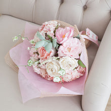 โหลดรูปภาพลงในเครื่องมือใช้ดูของ Gallery ช่อดอกไม้แสดงความยินดี ดอกไม้แสดงความยินดี - Lover Congratulations Bouquet

