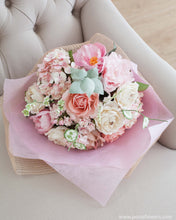 โหลดรูปภาพลงในเครื่องมือใช้ดูของ Gallery ช่อดอกไม้แสดงความยินดี ดอกไม้ประดิษฐ์ โทนสีชมพูบลัช - Lover Congratulations Bouquet
