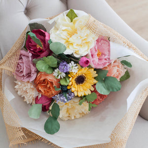 ช่อดอกไม้แสดงความยินดี ดอกไม้แสดงความยินดี - Tresurous Congratulations Bouquet