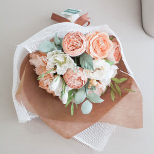 ช่อดอกไม้แสดงความยินดี ดอกไม้แสดงความยินดี - Delicate Congratulations Bouquet