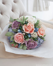 โหลดรูปภาพลงในเครื่องมือใช้ดูของ Gallery ช่อดอกไม้แสดงความยินดี ดอกไม้ประดิษฐ์ โทนสีม่วงเขียว- Last Kiss Congratulations Bouquet
