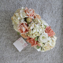 โหลดรูปภาพลงในเครื่องมือใช้ดูของ Gallery แจกันดอกไม้ประดิษฐ์สำหรับตกแต่งโต๊ะทานอาหาร Dining Table Flower Pot - Vintage Old Rose
