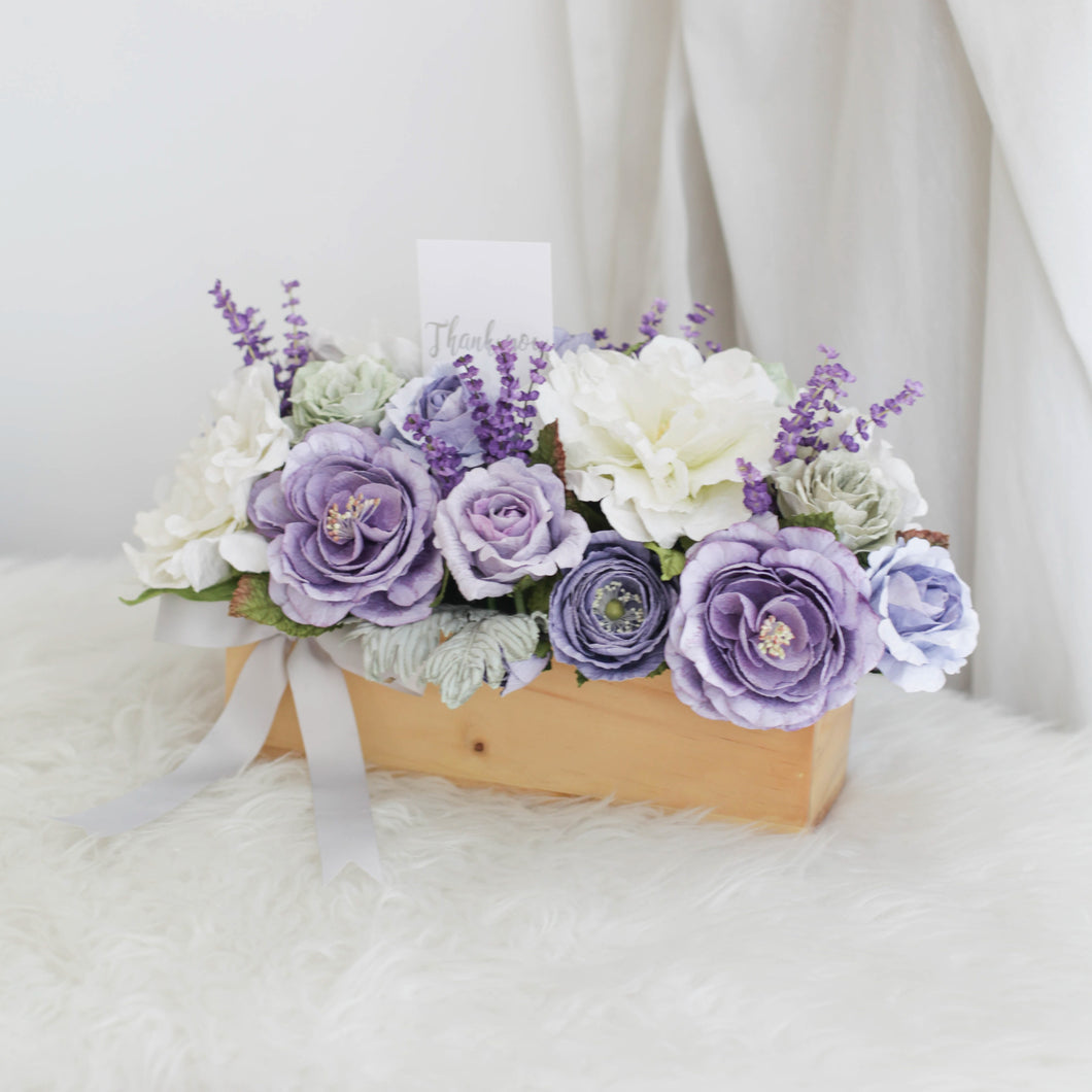 แจกันดอกไม้ประดิษฐ์สำหรับตกแต่งโต๊ะทานอาหาร Dining Table Flower Pot - Violet Purple