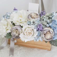 โหลดรูปภาพลงในเครื่องมือใช้ดูของ Gallery แจกันดอกไม้ประดิษฐ์สำหรับตกแต่งโต๊ะทานอาหาร Dining Table Flower Pot - My Baby Blue
